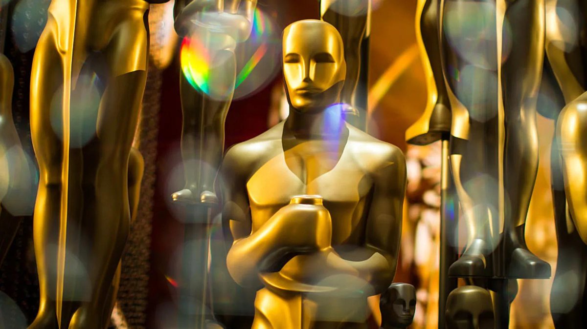Hollywood is pissed the Oscars will hand out awards during commercials, via <a href="/Jezebel/">Jezebel</a> fus.in/HC8NKon