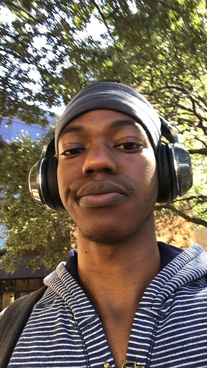 MPSigmas's tweet photo. MEET THE SIGMAS 🕊🕊🕊
Introducing Chris Ray
-Mu Rho VicePresident
-Senior
-Health & Society Major
Fun fact: He's had 14 pets!
#QU4DCLUB https://t.co/NhKUR3IJg4