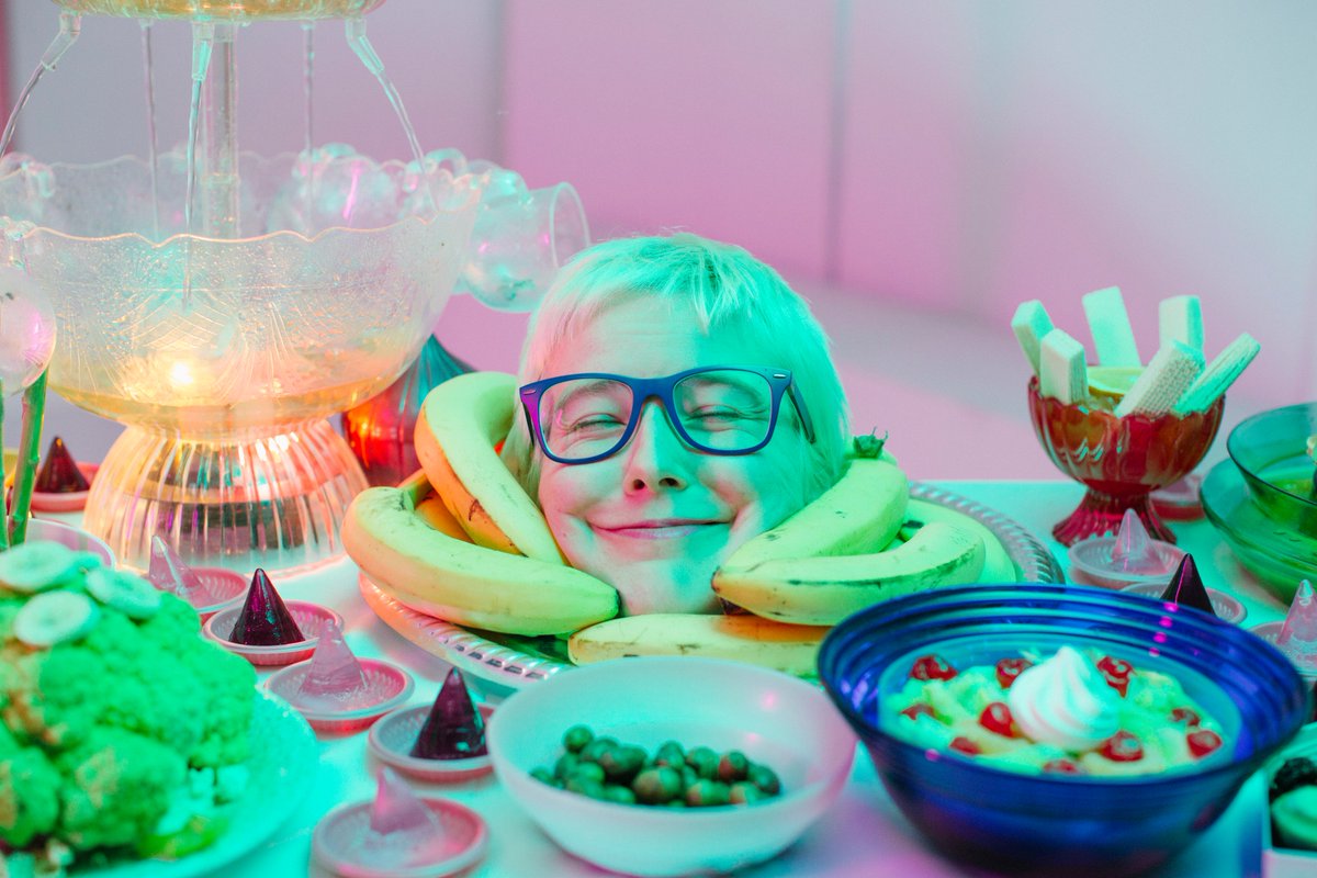 .@larzranda celebrates their individuality in new ‘Fashion’ music video, declaring “It’s not arrogance, it’s just confidence.” sniffers.co.nz/article/19444-2