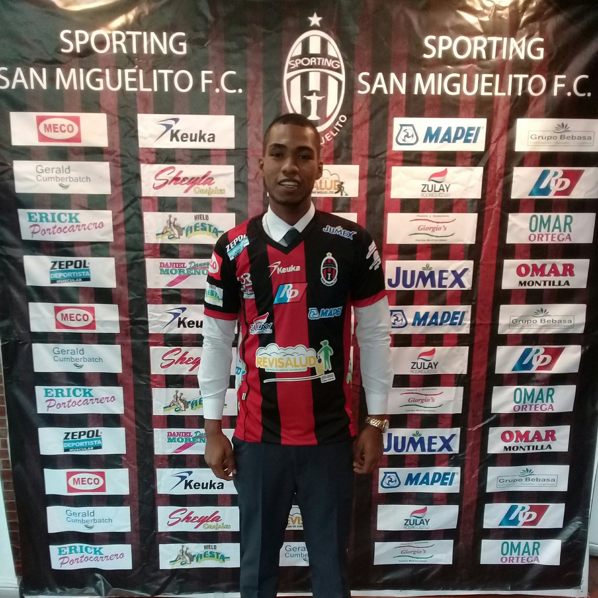 AngelJosue0619's tweet photo. #TBT Para cerrar la noche un placer prestar mis servicios a está gran institución como lo es el @sportingsmfc gracias a @DanielPittiC y @mariocorro por la oportunidad de ser su CM en temporadas atrás la cual me sirvió de mucho en mi futuro.
#SoySporting #SportingEsSanMiguelito https://t.co/Py784bAiFX