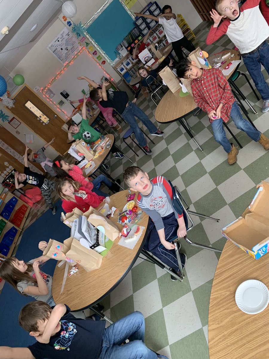 KaeQuinn's tweet photo. Happy Valentine’s Day from my favorite 2nd graders at @MMElementary ! 💙💙💙 #vday #mmpride #valentinesday #2ndgrade #lifeofateacher #onlyonepiece https://t.co/UkfeaM9boK