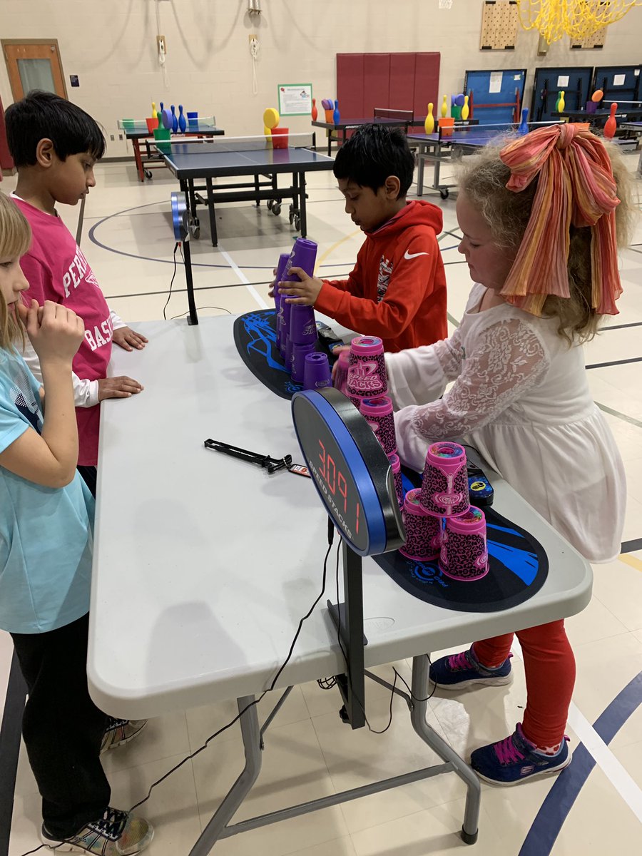 MDstackers's tweet image. Practicing with competition display timers to prepare for the #ChesapeakeChampionships.  Partners worked together as stackers &amp;amp; judges to hold each other accountable. #FoxStars 🦊⭐️ @mrs_moorefield @HoneygoElem