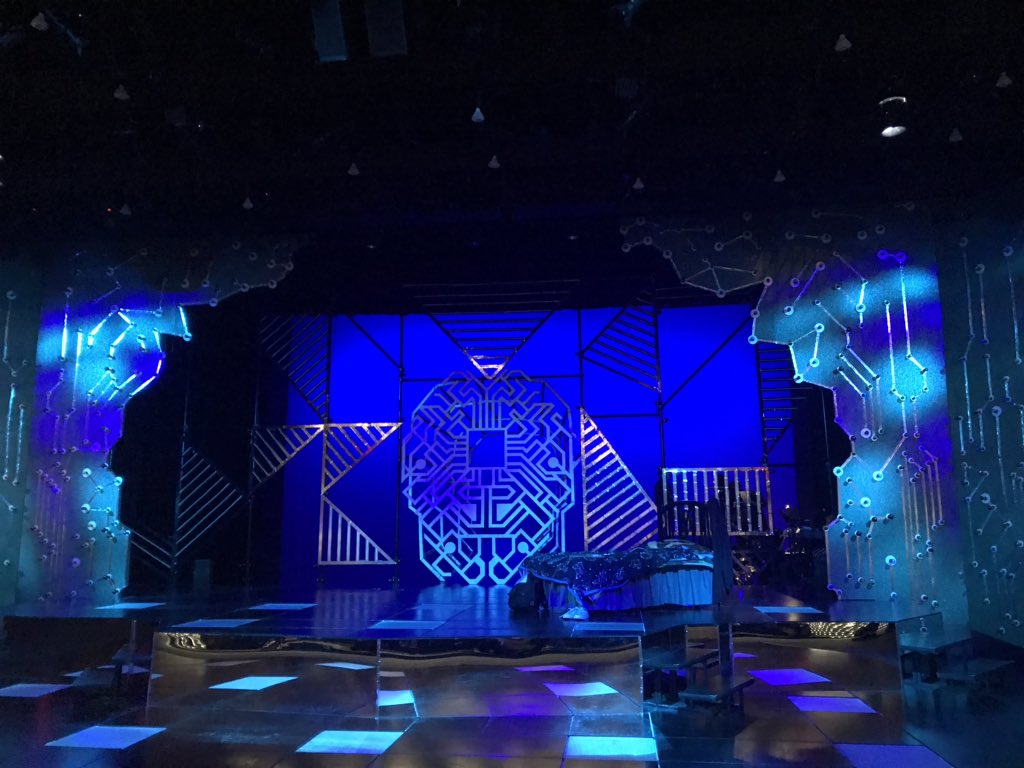 barry_gilmore's tweet photo. Excited to see #BeMoreChill at U of M with my kiddo on V Day. https://t.co/W9SBbCSmbn