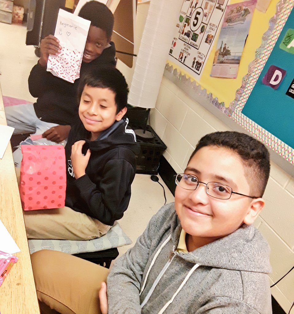Jones_birney's tweet photo. Happy Valentines Day 💕 So much love for these kids! https://t.co/TkYMe68JzP