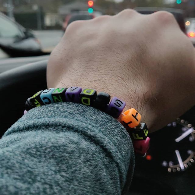 FFFitcore's tweet photo. Stuck in traffic but all I think is Let's dance! Loving my bracelet from @soniawike #bowietribe #bowieforever #letsdance https://t.co/aGTi1xpeQT https://t.co/ATSOf6Csrz