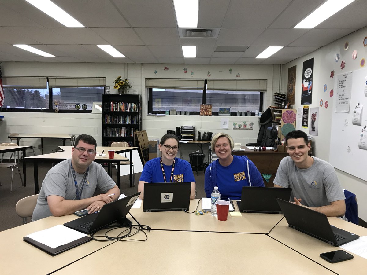 SMSwiz's tweet photo. Your #i3STEM Valentine’s Day Conference Crew! Tonight was another reminder of how much we’ll miss our #i3STEMepsilon students and parents next year. Enjoy your 4-day weekend! 💙💛💙 @ShanahanMS https://t.co/HK6rLeQmVw
