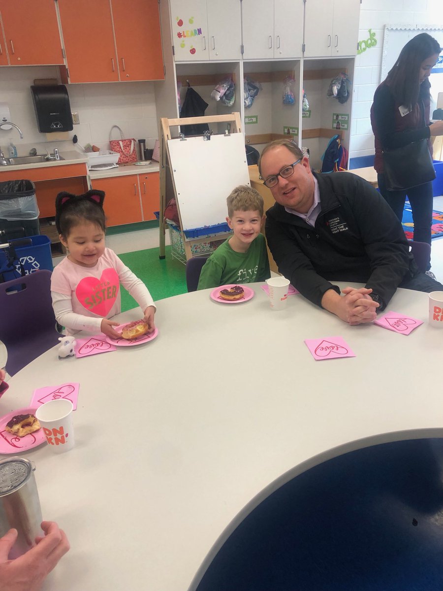 Donuts with dad...and some special moms too! ⁦<a href="/StratfordLndgES/">Stratford Landing ES</a>⁩ ⁦<a href="/DrMarshallVA/">Maureen Marshall</a>⁩