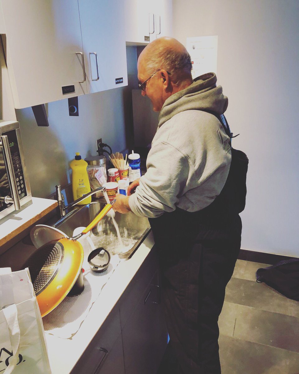 lancasterfuels1's tweet photo. Stan’s dishwashing game is strong tonight!
🍽🥂🍽
Don't forget to spoil the most important person on valentine's day!
#lancasteraviationfuels #valentinesdaydinnerathome #valentinesday #stancaster #thursdaynight #twohandedincreasedto100 https://t.co/14dUKj23o3