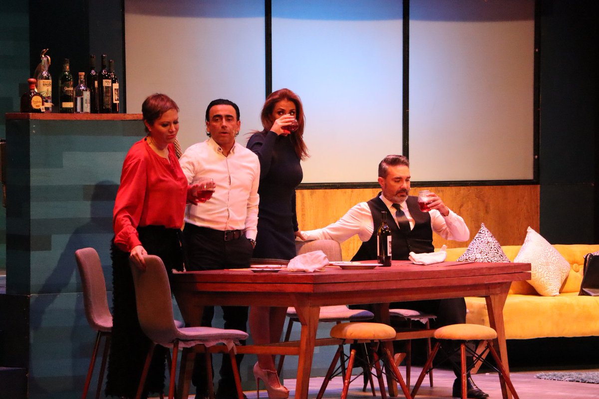 TihuiMMC's tweet photo. Les compartimos algunos momentos de la excelente obra #DosMásDos, en la que participan @AdalRamones @monicadionne @mauricioislas y #SabineMoussier
Felices los cuatro, ¿Te atreverías?
#Tihui #TihuiTeatro #FelizJueves https://t.co/Lo3kSpsRnB