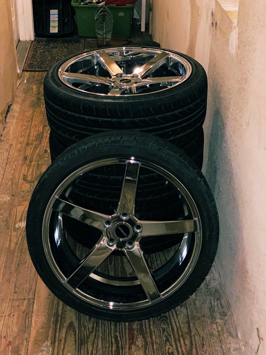 BlessedEasy's tweet photo. Aye, I’m selling I’m 20” Chrome Stada Rims. If your RT helps me sell them I PROMISE to send you 100 of the Money I get 💯 Every RT helps 🤗 https://t.co/e4AHKJmbCR