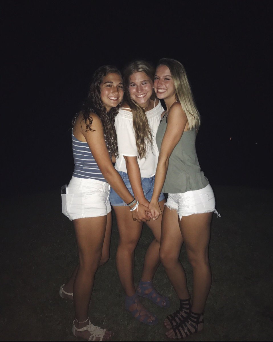 emmamurlick's tweet photo. happy 18th birthday @sophia_vantol hope you had a great day you deserve it!! love you lots🤩🥰💗 https://t.co/pjifQ6iJZd