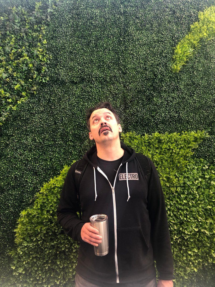 MayfairHotelLA's tweet photo. Thanks for stopping by to smell the roses, @atmosphere!
#atmosphere #mayfairhotel #mayfairhotella #iconicmayfair https://t.co/5g97wrleB9