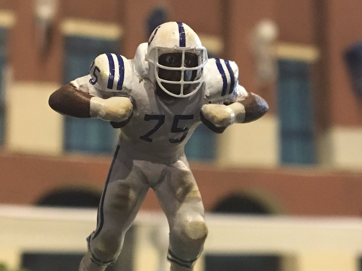 MikeBostic72's tweet photo. @Colts great #ChrisHinton!! @Thechrishinton @JimIrsay #RingOfHonor https://t.co/8NZatMZke8
