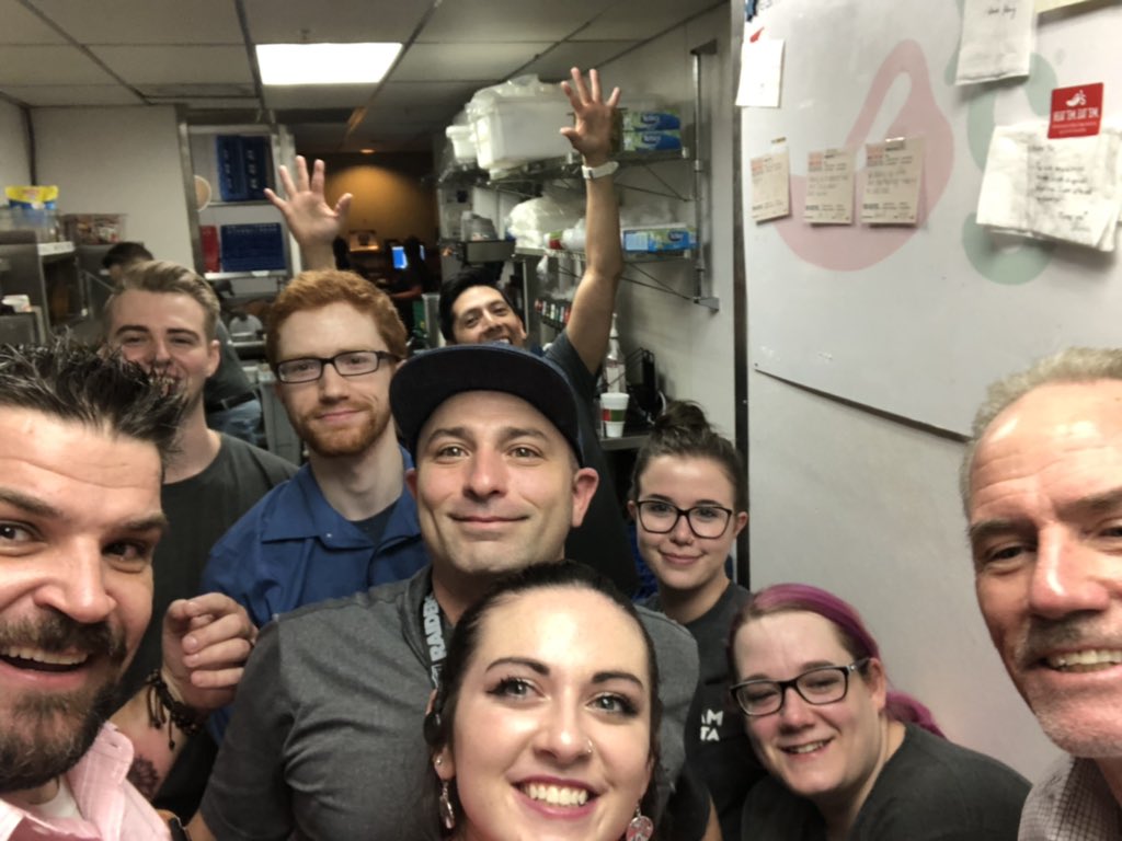 Hikeabike902's tweet photo. Got to work a shift with the man @wymanroberts we got to #playrestaurant with Parrish Lane #1466 Honored to work alongside such a great leader! @KevoBSU @BJN42 @sorensen_erik @johnoznelson111 @ChiliHead_Mike @RyanSlocum @chilisbme @dkt21 @CDu_Chilis @train3rgirl #pingameonpoint https://t.co/8X7cXacEYz