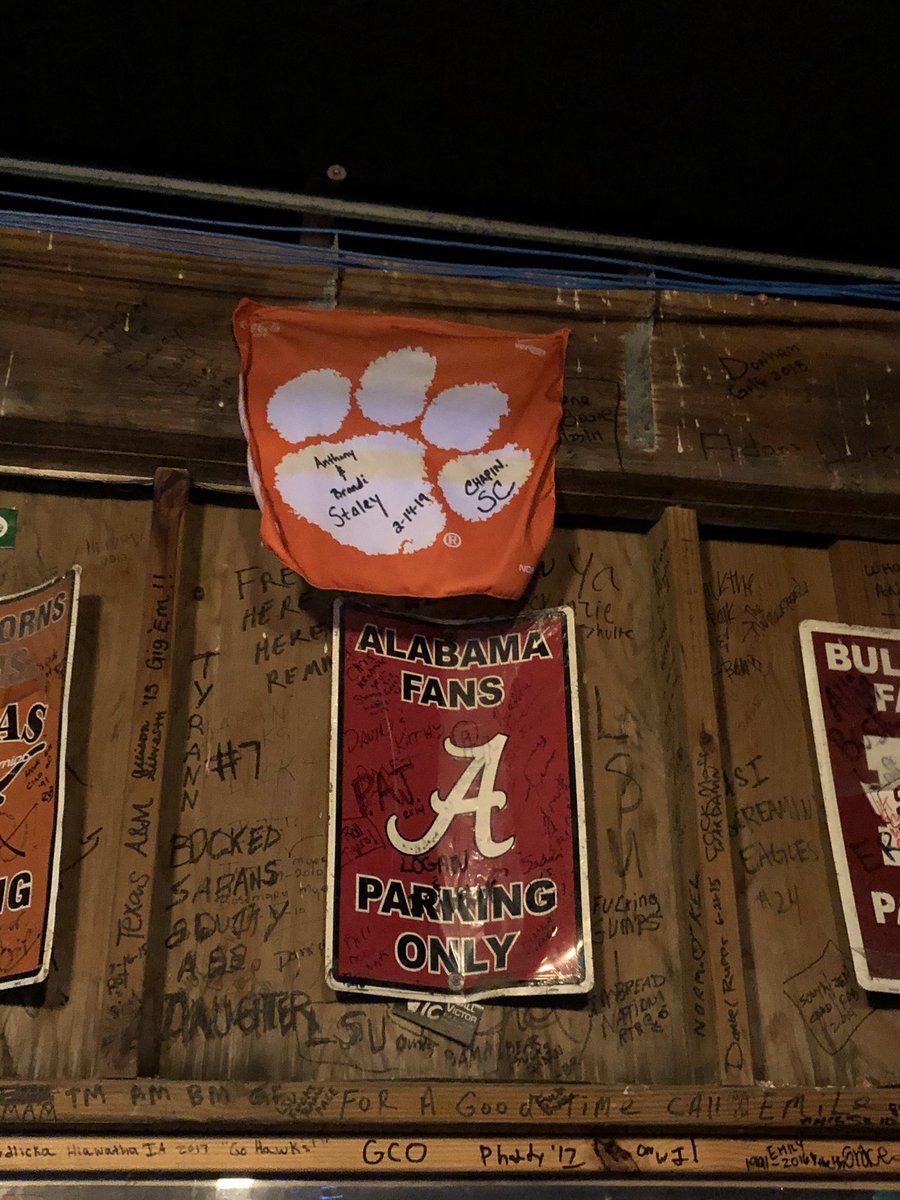 astaleysefa's tweet photo. For all my Tigers! #FloraBama https://t.co/NbFjLydKFV
