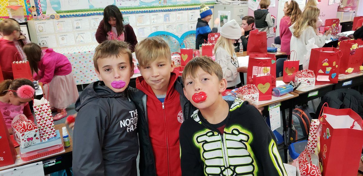 Grlgrdgate's tweet photo. Valentine's Day party! #hvepride https://t.co/Vny7LJKPiG