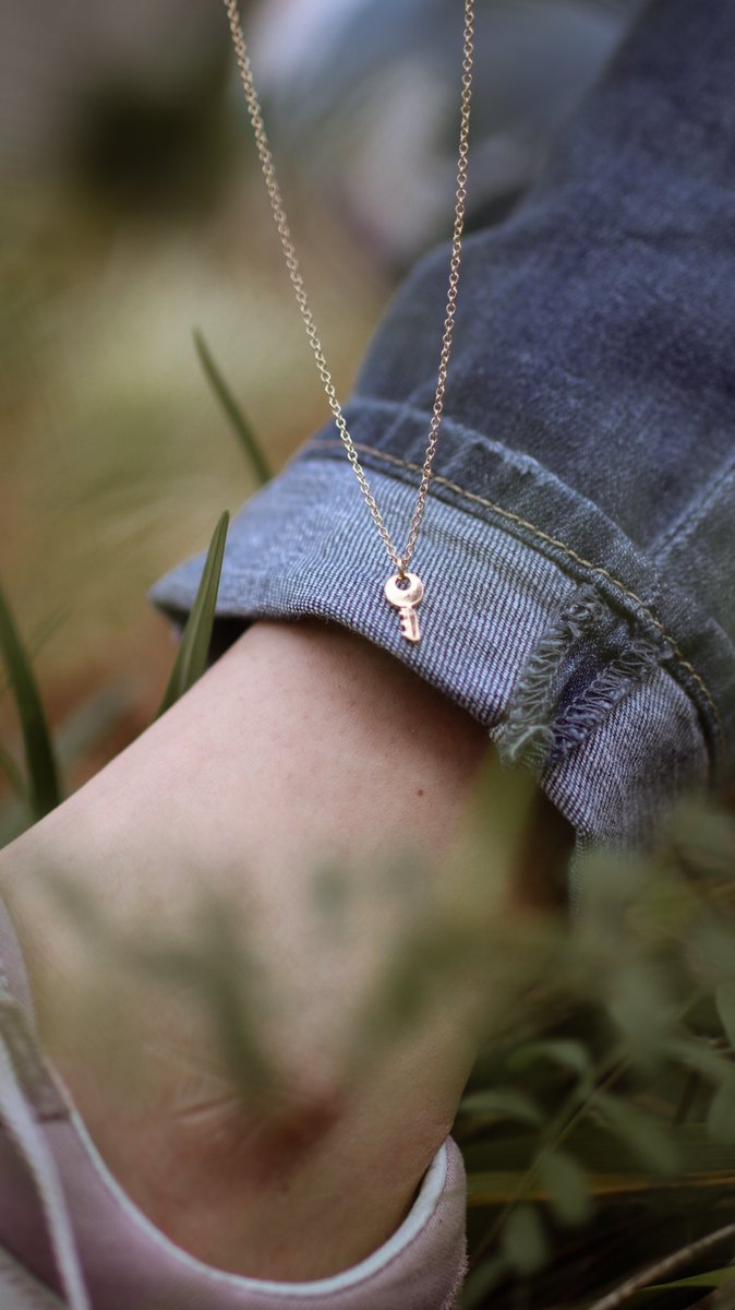 SarahCardini's tweet photo. Just got the cutest necklace today! 😍 https://t.co/KelgqRSloN https://t.co/2Z8KswJIVF