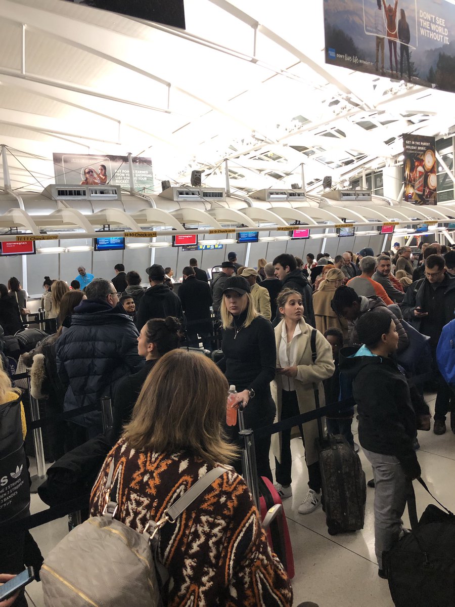 msjanettev's tweet photo. @FlyNorwegan since when does an airline weigh both personal item + carry on and expect them to be under 10kg??? Your website doesn’t state personal item is weighed, just dimensions. This is garbage! We now are sent to the back of this line to check a reasonable 11kg carry on 🙄 https://t.co/CtwEsbwRCJ