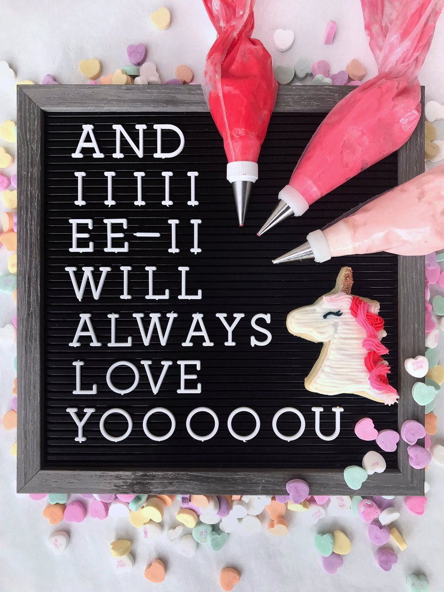 SimplySweetCC's tweet photo. Happy Valentine’s Day, we ❤️ you all! 💋 https://t.co/CCPs8GT2U3