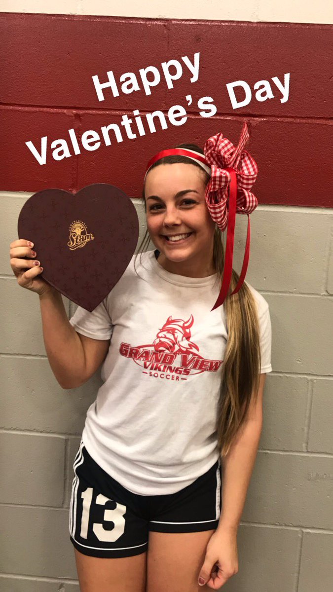 GVUWS_YWNWA's tweet photo. Spending Valentine’s night practicing and getting spoiled with chocolate. #YWNA #GVUWS https://t.co/MtMOlAZl1K