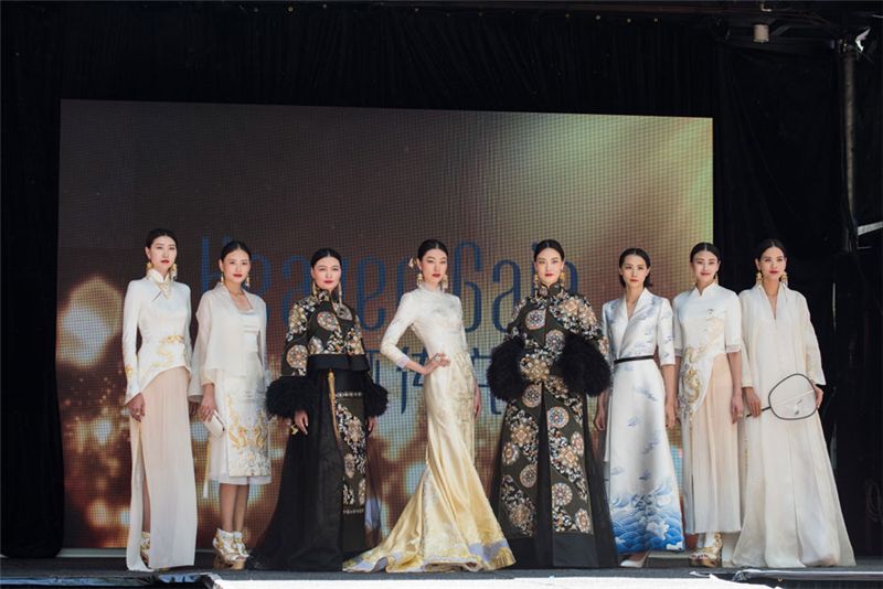 Allen27914885's tweet photo. The Shenzhen Products Show &amp; Shenzhen Trade and Investment Promotion Meeting will be held at the London Hilton On Park Lane Hotel between Sept. 16-17 during London Fashion Week.
More reports you can find here https://t.co/NX4U0eIw2P https://t.co/ugWxXFJxkI