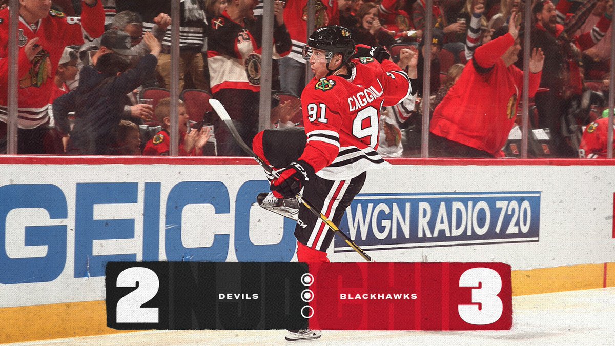 And I'm gonna keep on lovin' you!
Period 2 is in the books. The #Blackhawks also hold the edge in shots on goal 28-24 after forty minutes of play. #CHIvsNJD