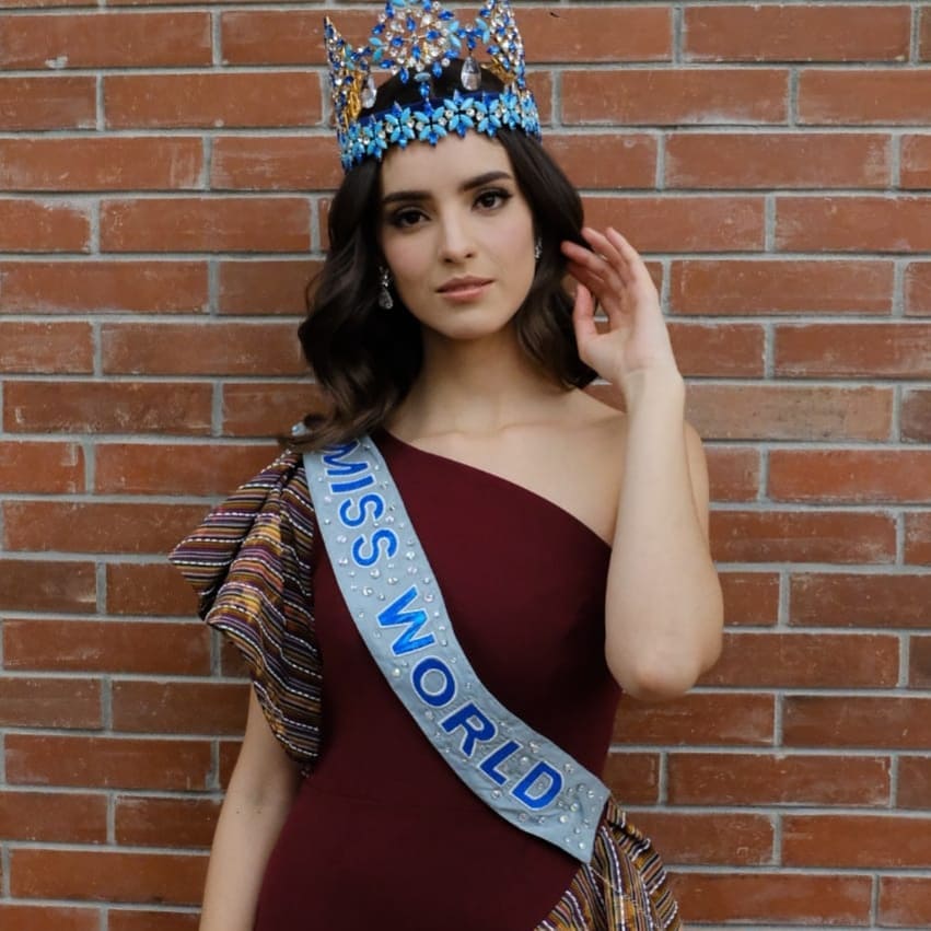 MissWorldTime's tweet photo. Miss World 2018, Vanessa Ponce de León.
#MissWorld #MissWorldTime #MissWorld2018 #MW2018 #vanessaponcedeleón #WorldTour #Indonesia #MissIndonesia #MissIndonesia2019 https://t.co/2LA0QV9P8L
