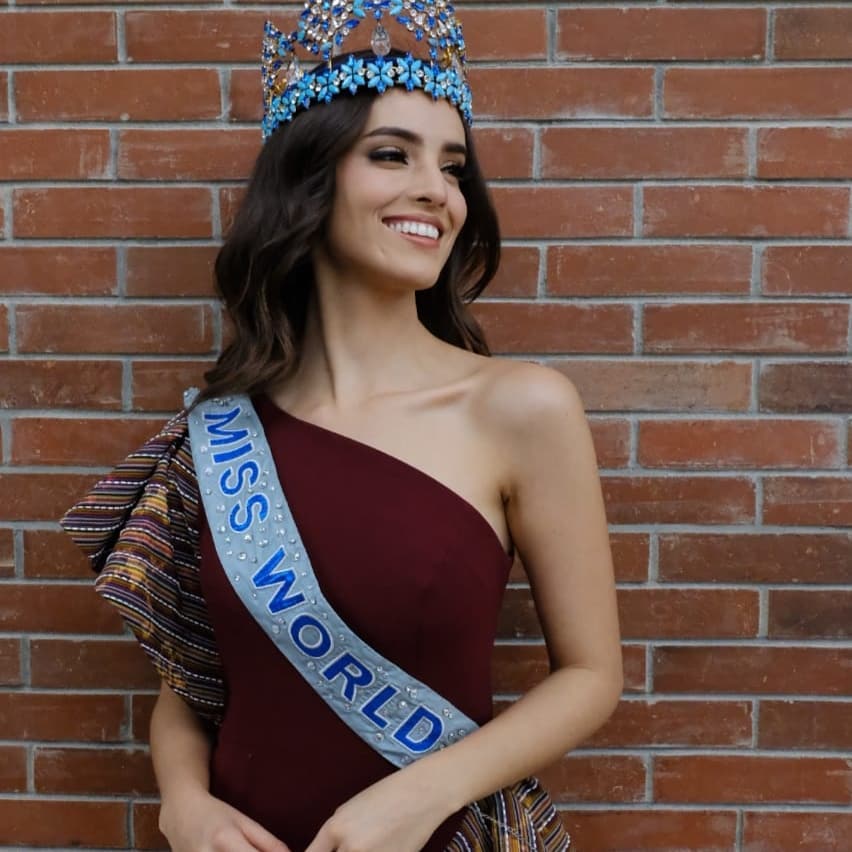 MissWorldTime's tweet photo. Miss World 2018, Vanessa Ponce de León.
#MissWorld #MissWorldTime #MissWorld2018 #MW2018 #vanessaponcedeleón #WorldTour #Indonesia #MissIndonesia #MissIndonesia2019 https://t.co/2LA0QV9P8L