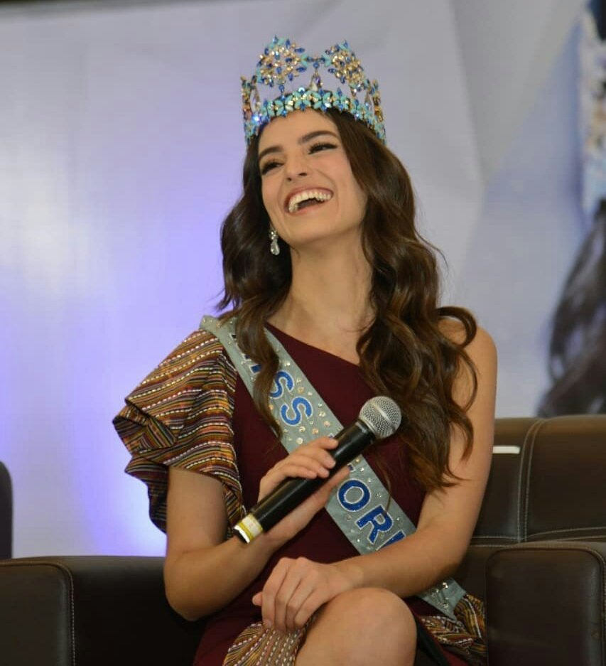 MissWorldTime's tweet photo. Press Conference Welcoming Miss World 2018 in Jakarta, Indonesia https://t.co/oH6CHekGWL
#MissWorld #MissWorldTime #MissWorld2018 #MW2018 #vanessaponcedeleón #WorldTour #Indonesia #MissIndonesia #MissIndonesia2019 https://t.co/OKIuQhi3HG