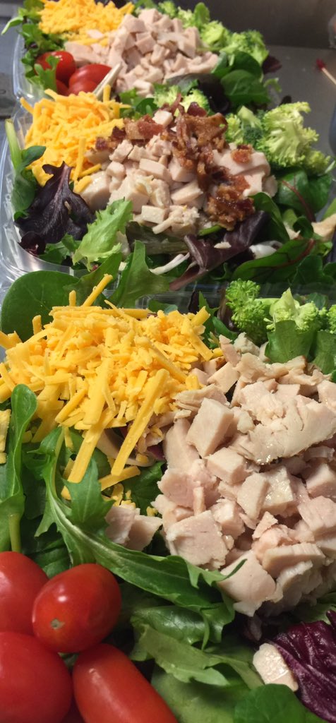 ChefGway's tweet photo. Salad anyone? 👩🏾‍🍳💪🏾 https://t.co/EWkTHU66Mk
