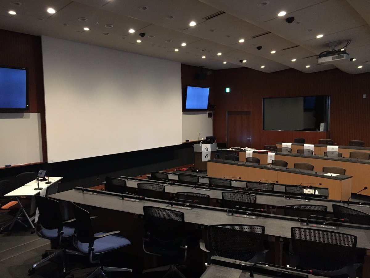 俺の発表会場、今までに見たことない席配置や笑