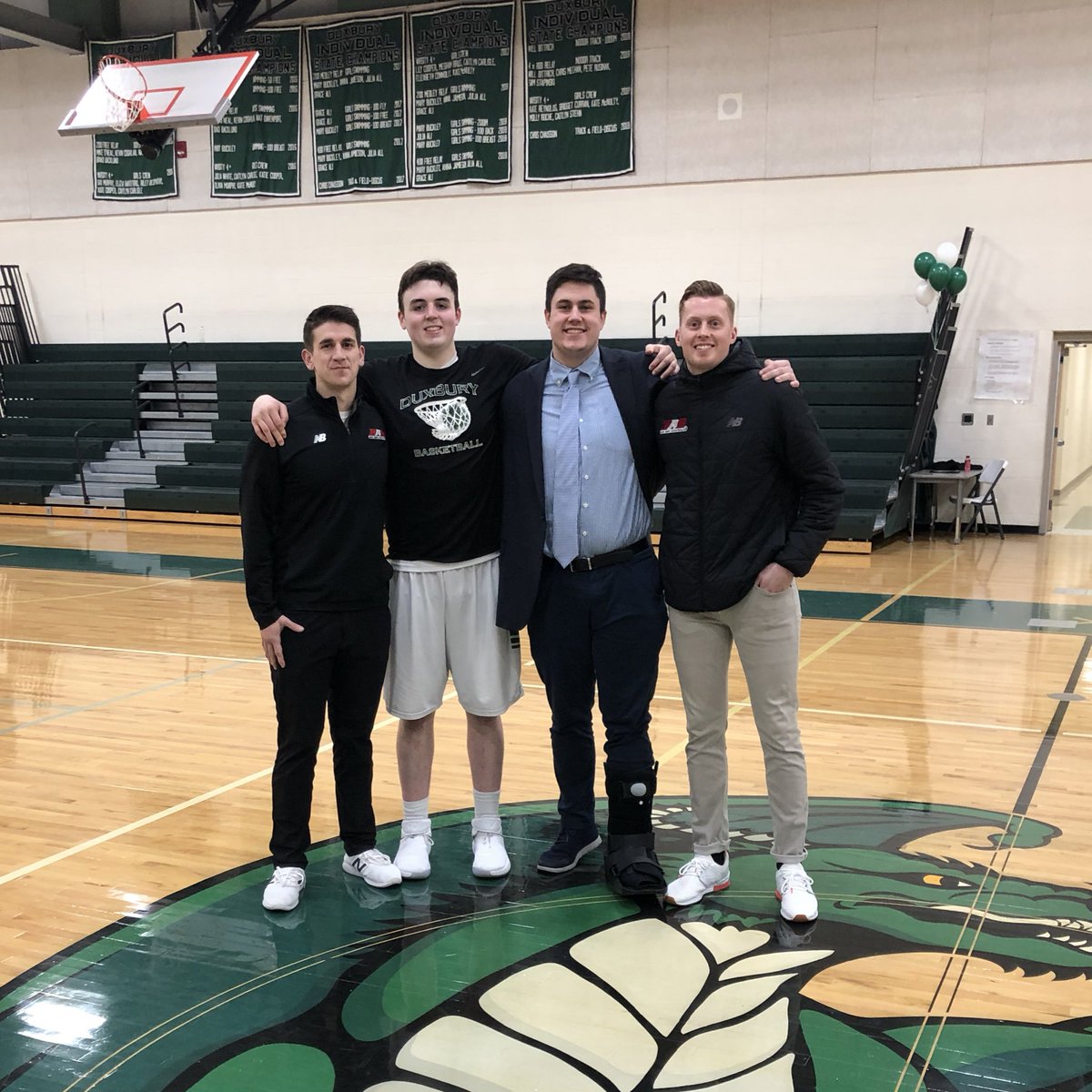 BPCarter21's tweet photo. I’ve had the absolute pleasure of coaching these two since the 7th Grade! Congratulations on wrapping up your highschool careers & looking forward to what’s to come!! 👇🏽
@EmersonHoop ✖️ @NDFootball https://t.co/Tdm7UvaMWv