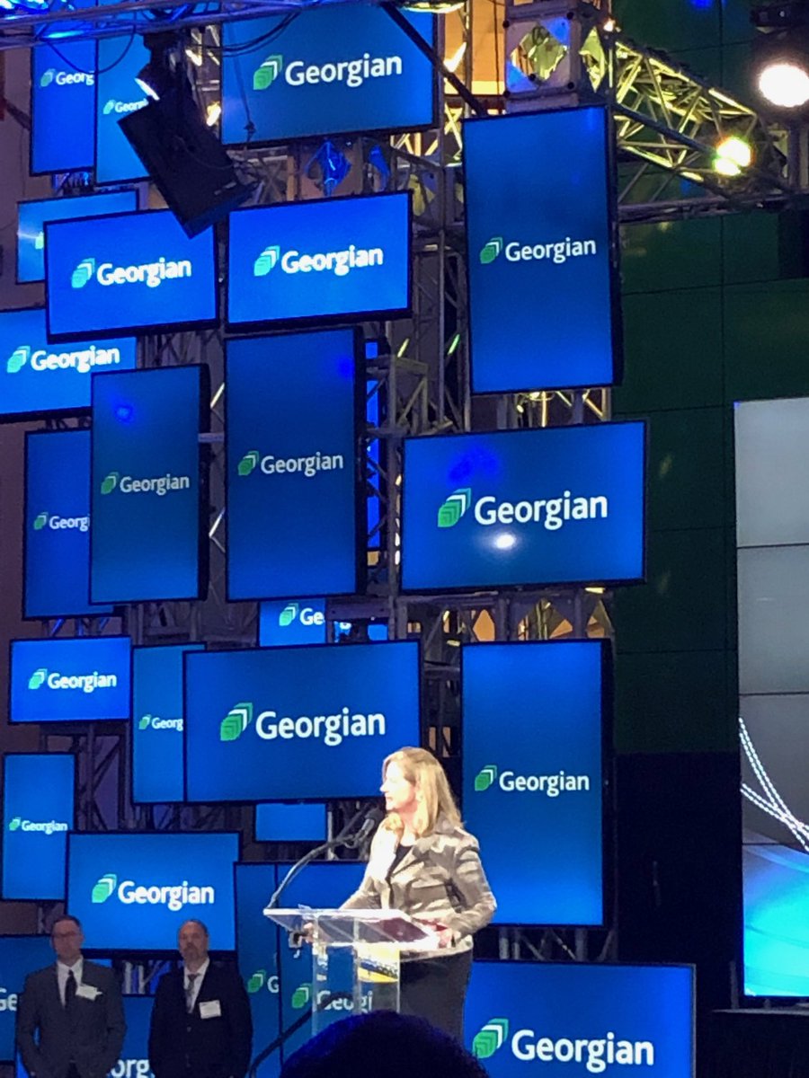 kevinweaver_'s tweet image. Great night at the SCI VIP Night and ⁦@ABSC_Georgian⁩ Alumni event followed by VIP night at the ⁦@torontoautoshow⁩! Great support from the industry for ⁦@georgiancollege⁩ ⁦@georgianalumni⁩