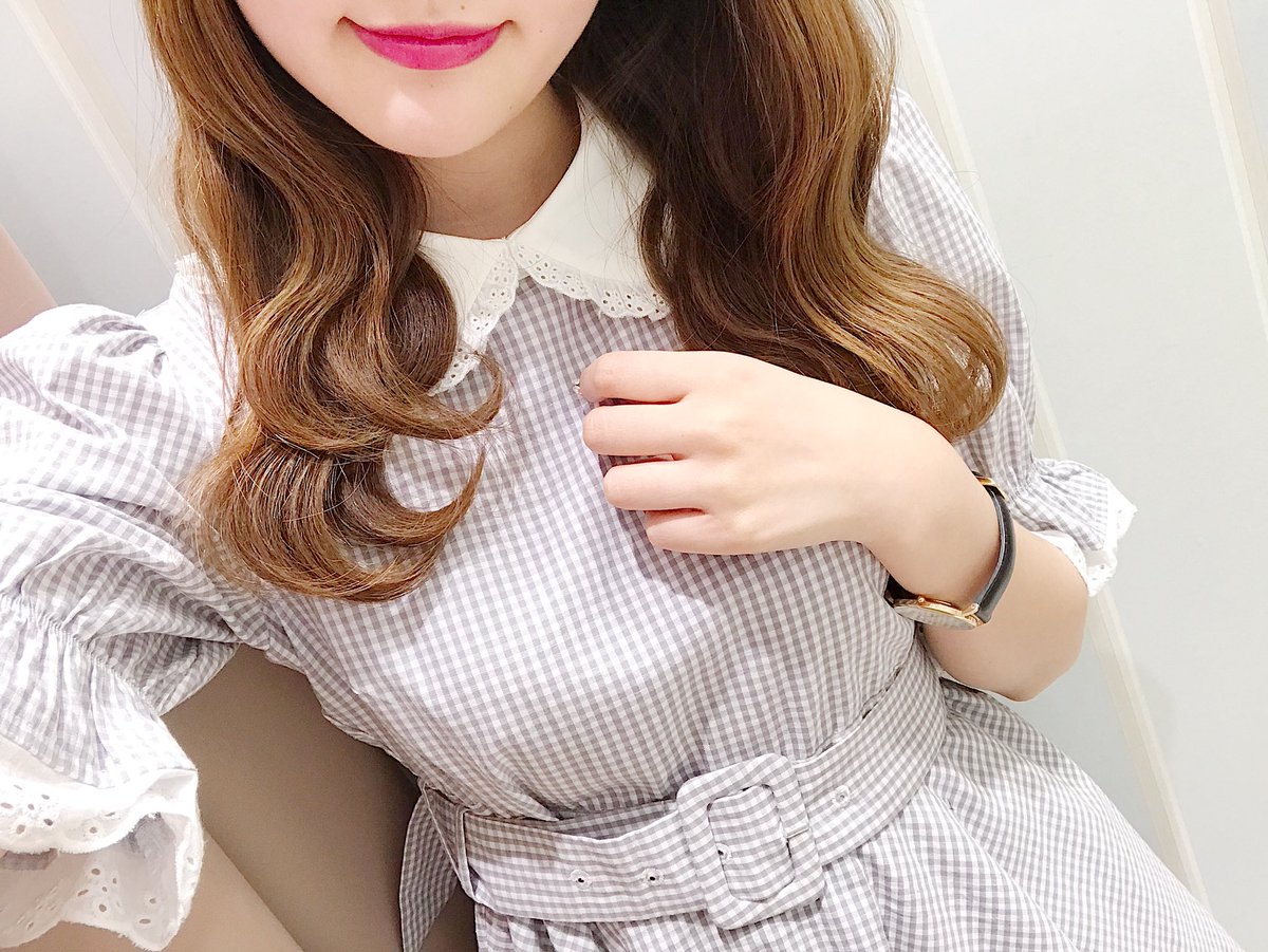 Evelyn Evelyn ラフォーレ原宿 人気のonepiece ギンガムチェックが春夏にピッタリです 特にgrayのお色は明るい印象になるのでおすすめです ベルトでウエストを引き締められるのでスタイルupも 双子コーデにもおすすめです 7 900