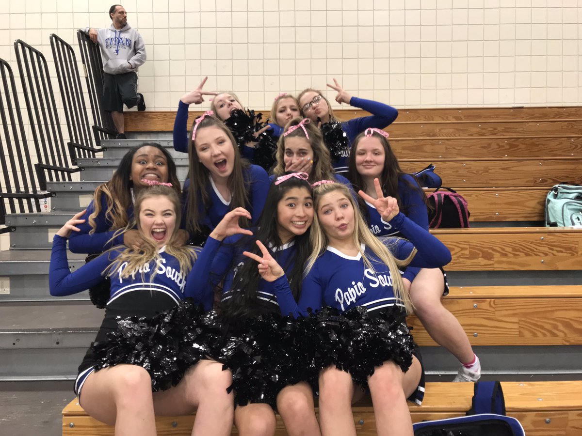 PLSJVRsvCheer's tweet photo. 🖤💙🏀🎀
Didn’t get the win, but we had fun cheering on our Lady Titans! https://t.co/ssBL3L0gyT