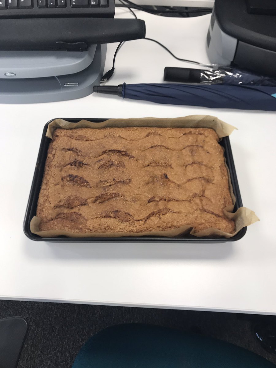 The boss lost the bet, didn’t think we could hit 12 reservations in one week! #caketime #wedidit #sharedownershipsales #cakefriday <a href="/KDYarlington/">Karolina Davies</a>