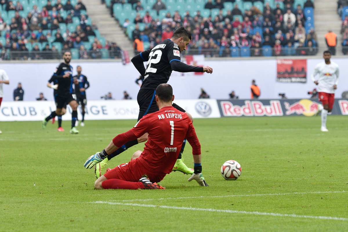 fsv_frankfurt's tweet photo. Heute vor 4 Jahren: Der FSV Frankfurt gewinnt mit 1:0 bei @DieRotenBullen. Das Tor erzielte Odise #Roshi in der 58. Minute.
#rblfsv #Throwback #2liga #fsvfrankfurt #fsv_frankfurt
(Fotos: Bild Pressehaus) https://t.co/rBpZ13ABEQ
