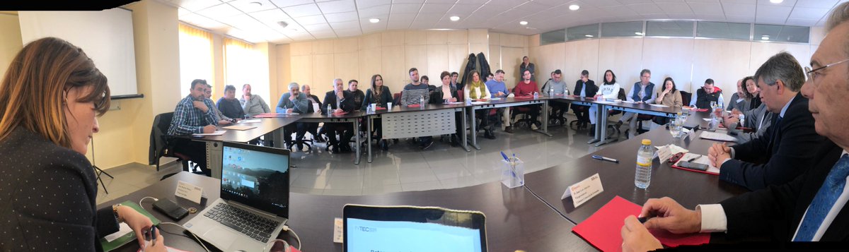 Juanfradelgado's tweet image. Hemos celebrado un Desayuno de trabajo con @Ideal_Granada y @CCGranada sobre el futuro de #Agrifood y hablé de transformación digital de la cadena agroalimentaria y oportunidades que se abren para el sector #Blockchain #AI #Bigdata #Sensorizacion #Robotizacion #DigitalMarketing