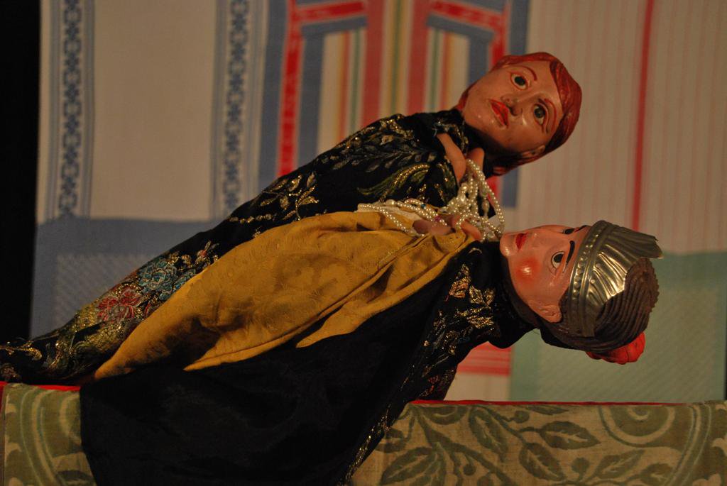 teatroleforche's tweet photo. Per la stagione domenicale per famiglie "L'albero delle storie", domenica 17 Febbraio, il Teatro dell'Altopiano porta in scena lo spettacolo di burattini "La bella e il drago". Info e prenotazioni: https://t.co/B34oowY72S / 0998801932 / 3497291060. https://t.co/eHHY6QhliH
