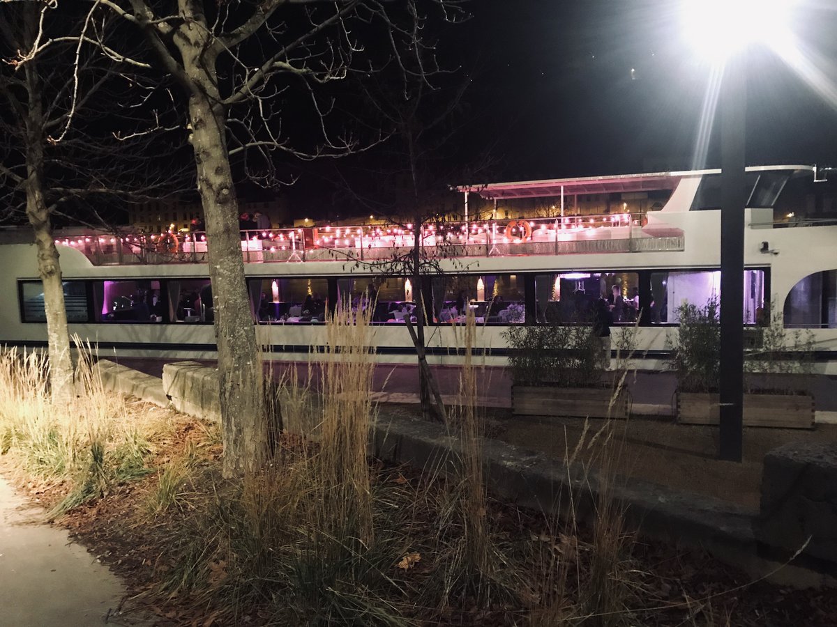 NBProd's tweet photo. #newbeatproduction #soireecorporate #seminaire #event #directiontechnique #ohyes #hermes2 #lesbateauxlyonnais
Soirée corporate sur le Hermès II dans le cadre d'un séminaire de 65 personnes avec Oh Yes! https://t.co/Re8mQMK3wk