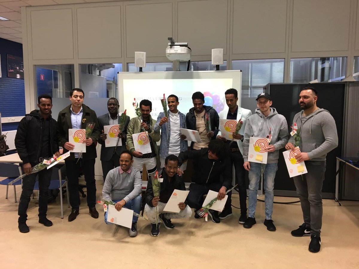 Door een goede samenwerking tussen ROC Nijmegen, Werkbedrijf Rijk Van Nijmegen en MVO Solutions mochten op 14 februari 12 kandidaten hun diploma Assistent Logistiek medewerker in ontvangst nemen. Deze medewerkers worden nu gedetacheerd via MVO bij diverse logistieke bedrijven.