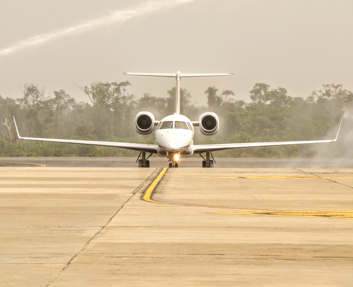 #MINISTRYOFINFORMATION
The Maiden flight to the Bayelsa International Airport by the Governor of Bayelsa State Hon.Henry Seriake Dickson.

Location:Amassoma, Bayelsa State.@DicksonSeriake
@iamHSDickson @bysinfonews @Yenloaded @DanielMarkson3