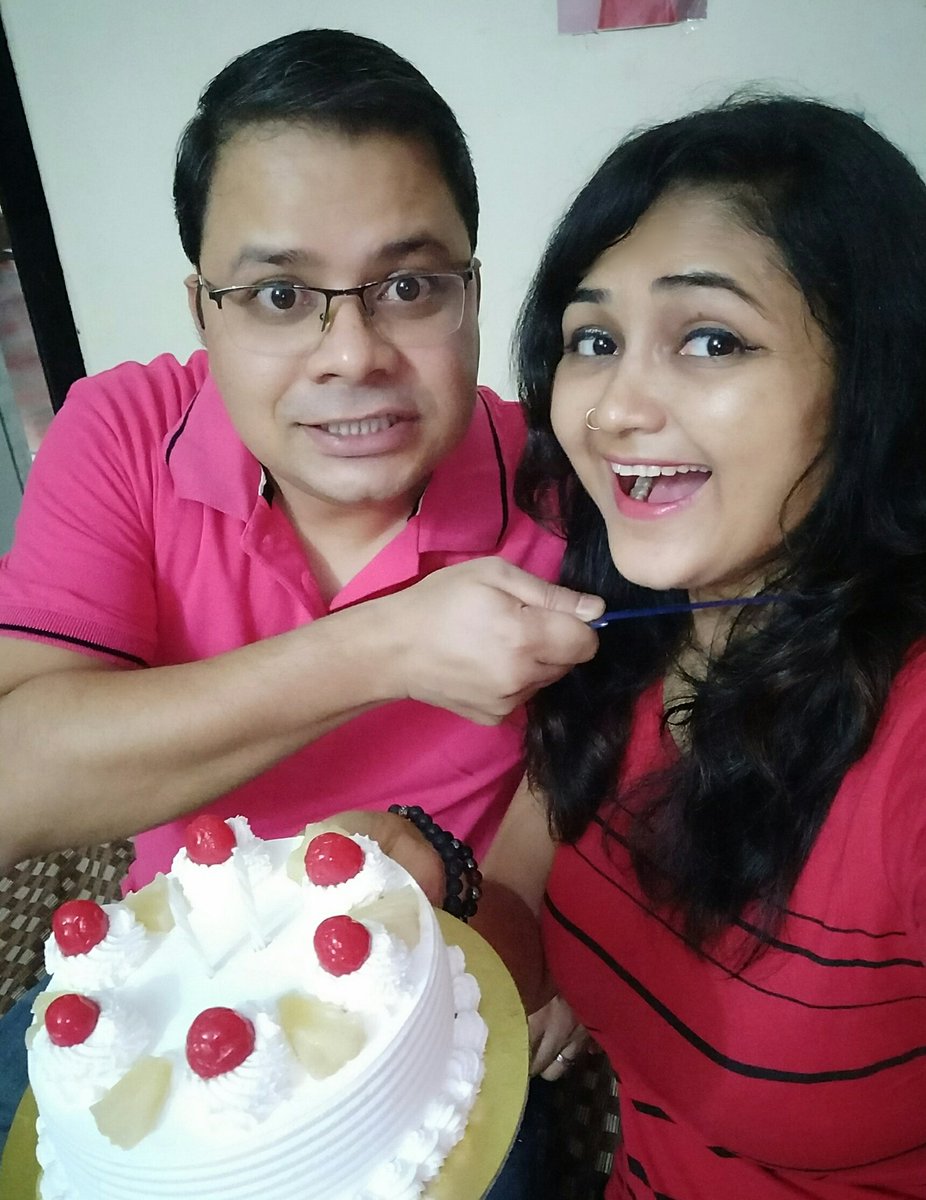 coool_kashish's tweet photo. @HuaweiIndia My Love Story...
We met..
We became friends..
Best friends..
Husband- wife &
Soulmates forever....
We are just like Tom & Jerry...
#HuaweiValentineWeek #KissDay @HuaweiIndia
@nsy7702
@Mangal1818
@sappu_angel https://t.co/DIyitrbLW3
