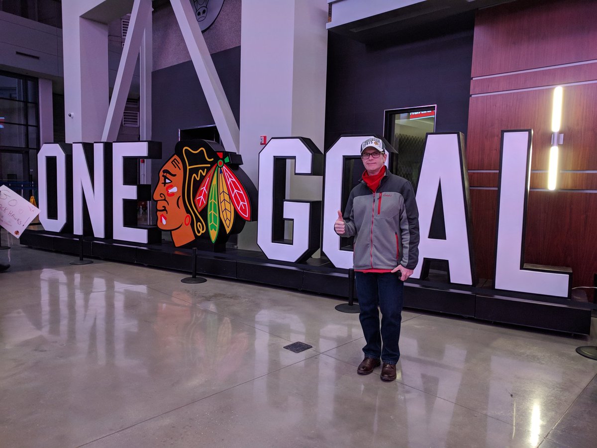johnaevansjr's tweet photo. First Hawks Game, Happy Valentine's day.
#BelieveInOneGoal https://t.co/jG6K4l5IY1