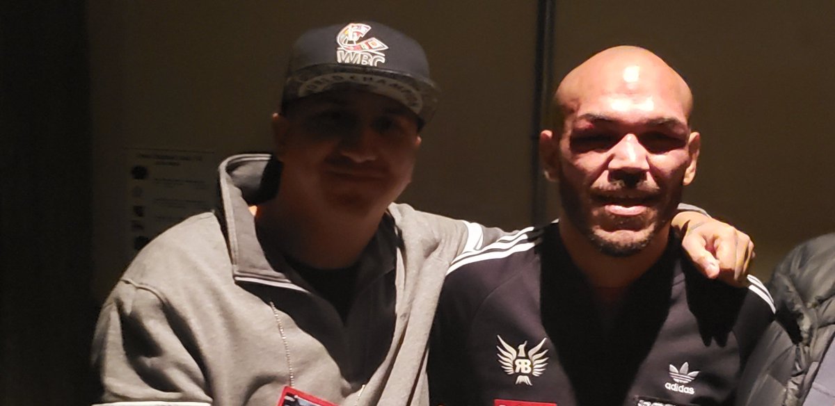 BoxingTradition's tweet photo. Ran into @Beltranboxing back stage after his big win on @espn What a fight!!! #Warrior 🥊💥 #Respect #RayBeltran @trboxing @ThaBoxingVoice @BoxingTradition
#ThaBoxingvoice #BoxingTradition #TopRankonEspn
#Fresno #SaveMartCenter https://t.co/roBOVVzH7g