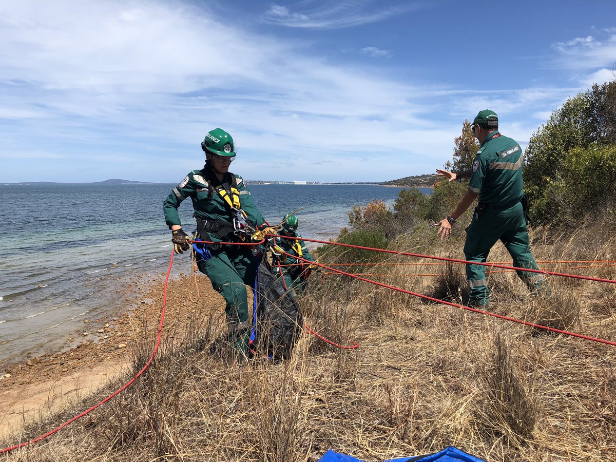 simoncradock's tweet photo. A group of select @SA_Ambulance volunteers & paramedics have spent the last 2 days with #SAASSpecialOps learning rope rescue skills to ensure clinical care for all-Including those in difficult to reach locations https://t.co/SFth3TYy4T