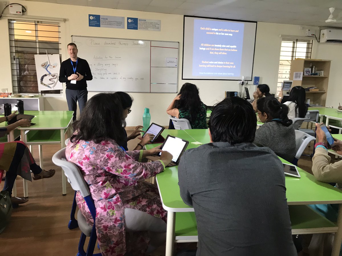MartinThomasEdD's tweet image. Personalising learning using technology with @kevincrouch at #techconx 2019. “Find your tribe” at your school with the same core learning values.  @cisblearns