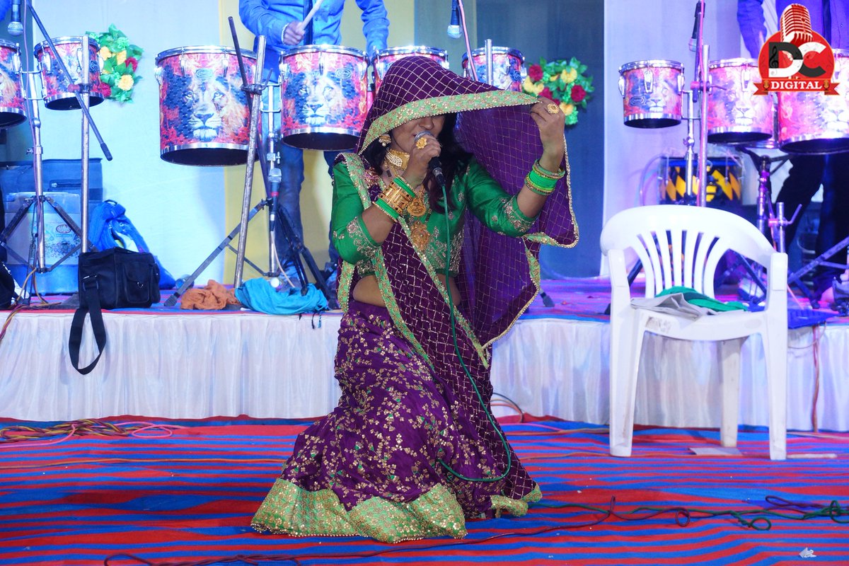 IDivyaChaudhary's tweet photo. ધમાકેદાર Performance by Divya Chaudhary Yesterday at VASAI 

Watch live video on FACEBOOK: https://t.co/k7jRF9VePc

#Dc_Digital #divya_chaudhary #ras_garba #Gujrati_singer #livegarba #live_DJ #gujarati_artist #playback_singer #likeforlike #followforfollow #like4like #follw4follow https://t.co/9HK4AmesMg