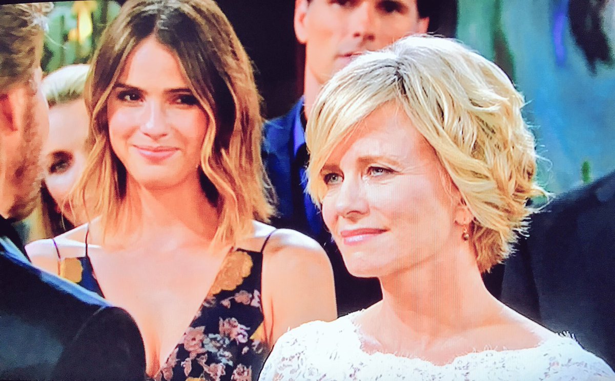 nicholsevansfan's tweet image. Happy Anniversary to a couple who captured my heart 33 years ago and never let go. #PatchandKaylaForever #BringPatchBack #days Their love will never die&amp;amp;neither will our love for them @nbcdays @greg_meng #valentinesday