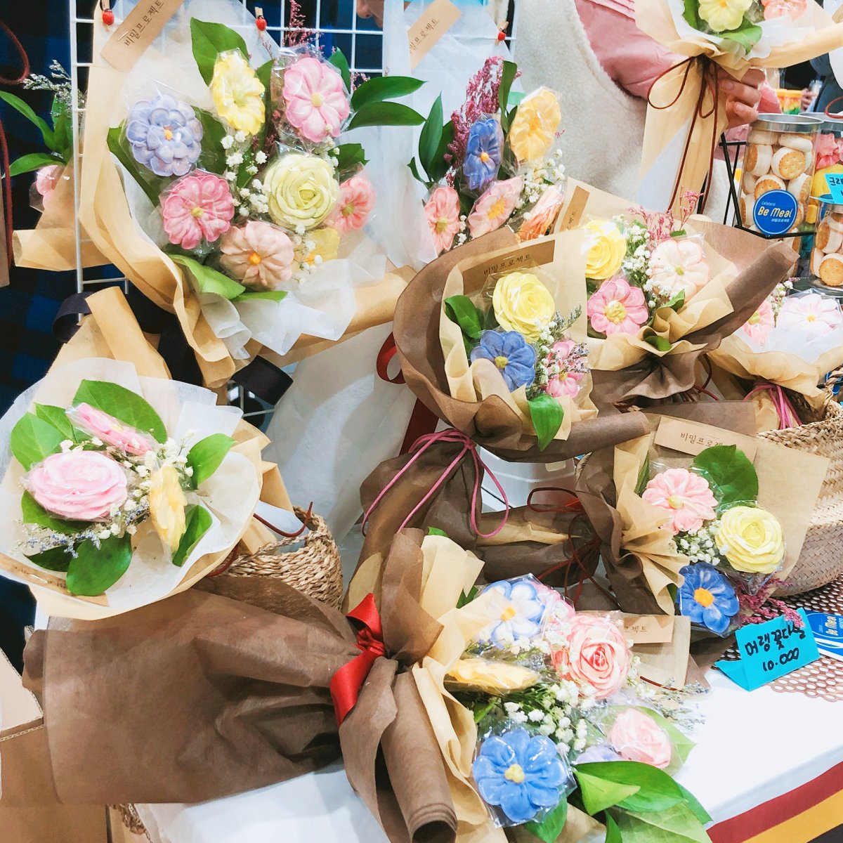 sdf_event's tweet photo. 🍰RT추첨 티켓증정 이벤트!🍰
해당 트윗 RT시 추첨 통해 
서디페 1인 1매 티켓을 선물로!
RT만 하면 응모 완료!
지금 바로 응모해보세요! https://t.co/BGNEwvQBQe
